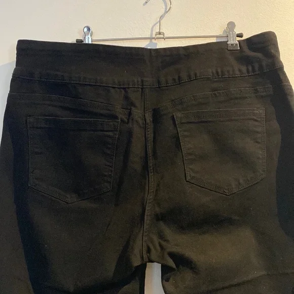 Rivers - “Plus Size” - Comfy Crop Black Pants - Size 18 - Picture 3 of 5